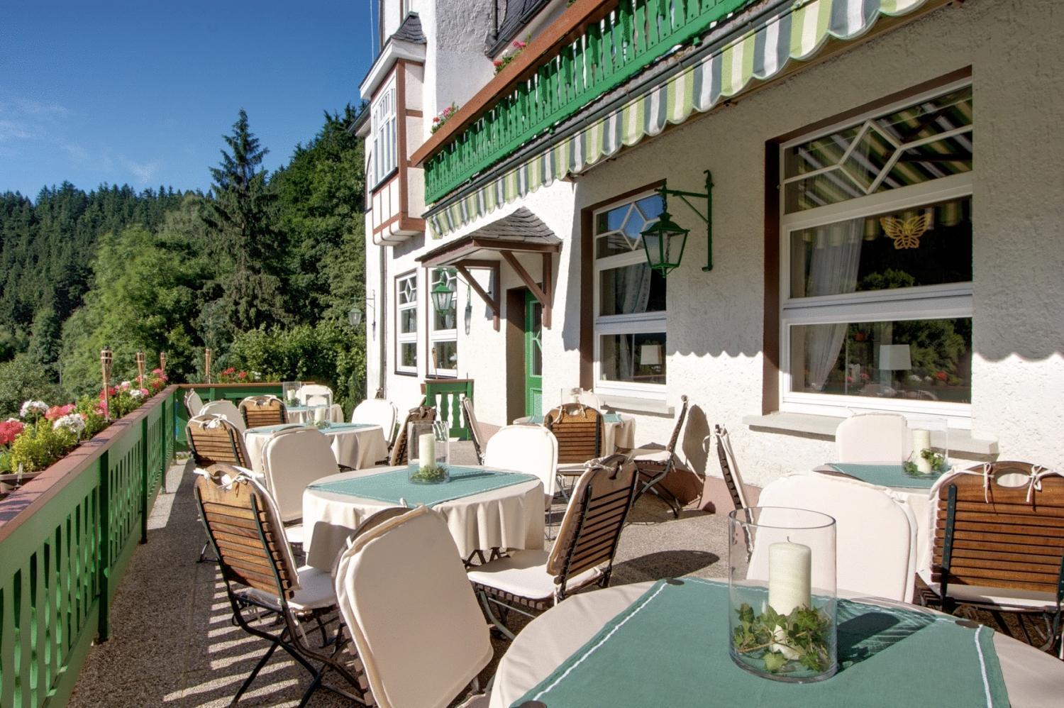 Flair-Hotel Waldfrieden Schwarzatal Exterior photo
