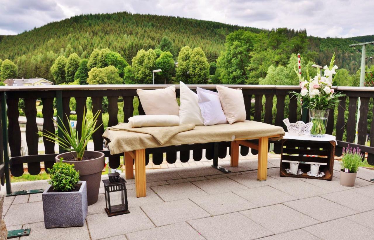 Flair-Hotel Waldfrieden Schwarzatal Exterior photo